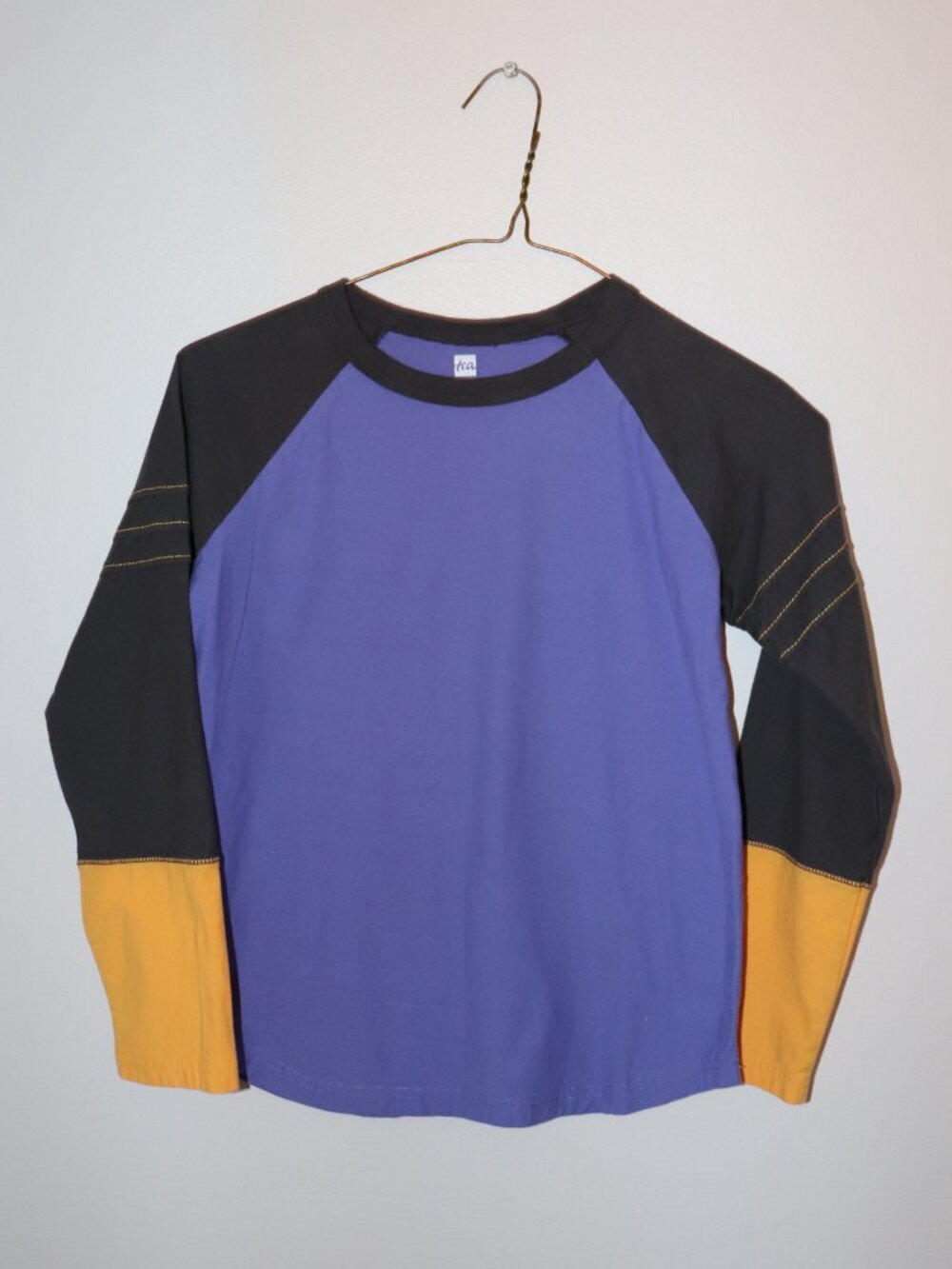 Tea Collection Long Sleeve Raglan Tee